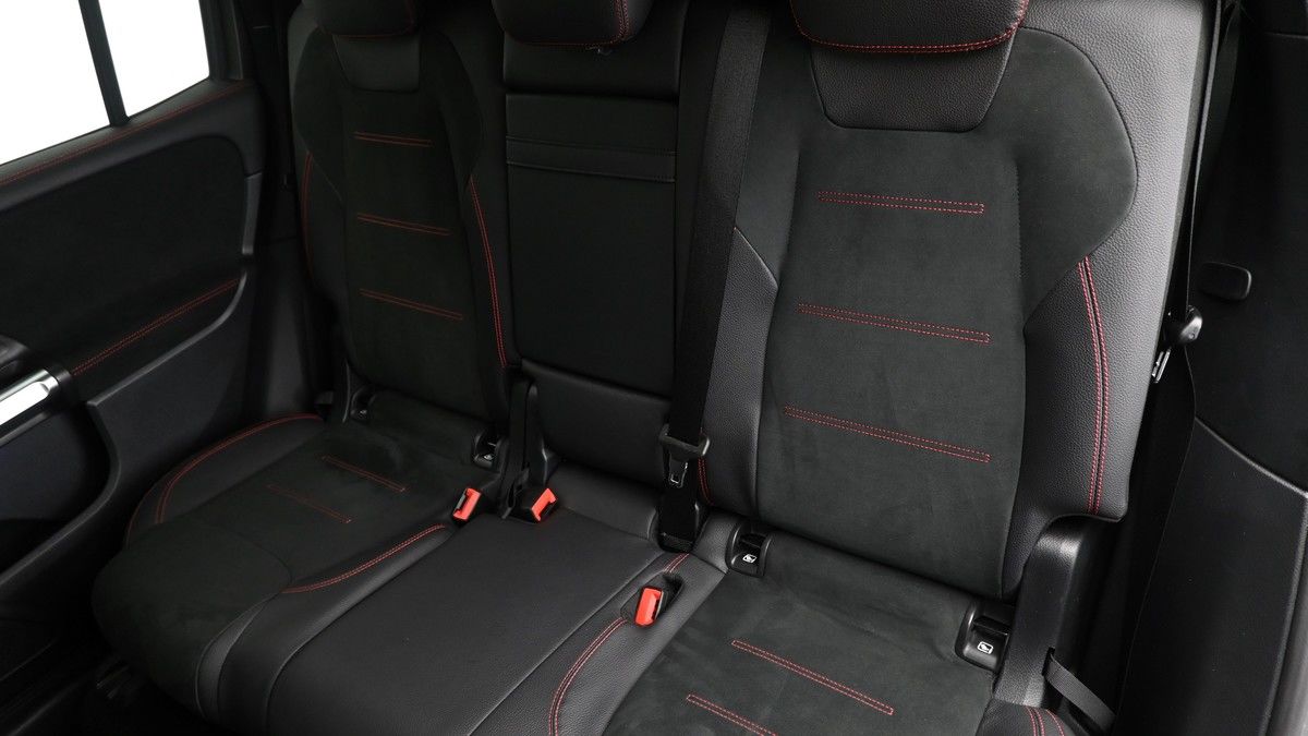 Mercedes-Benz GLB Image 4