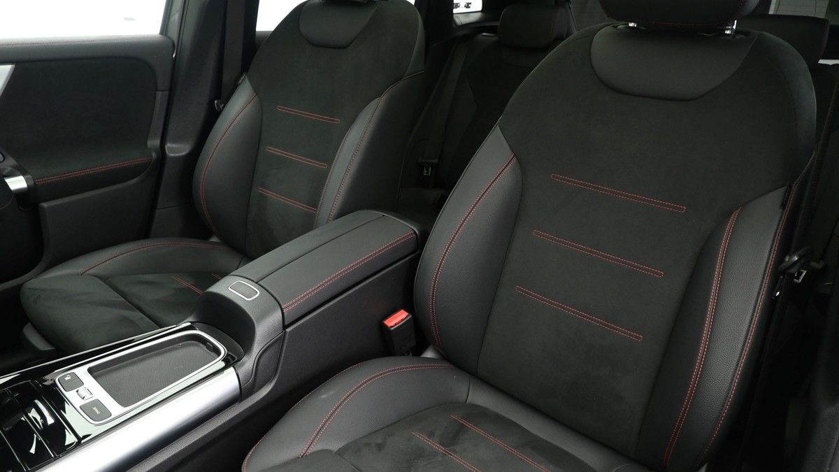 Mercedes-Benz GLA Image 4