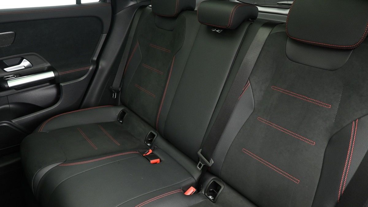 Mercedes-Benz GLA Image 5