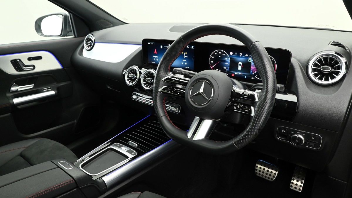 Mercedes-Benz GLA Image 3