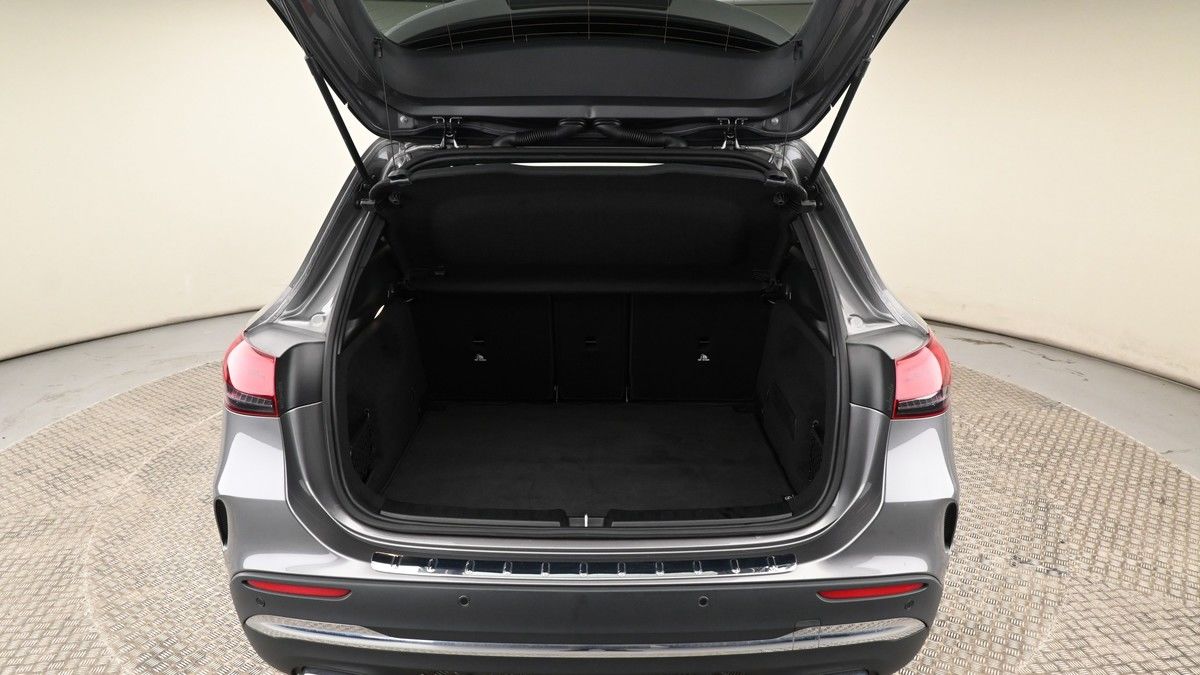 Mercedes-Benz GLA Image 9