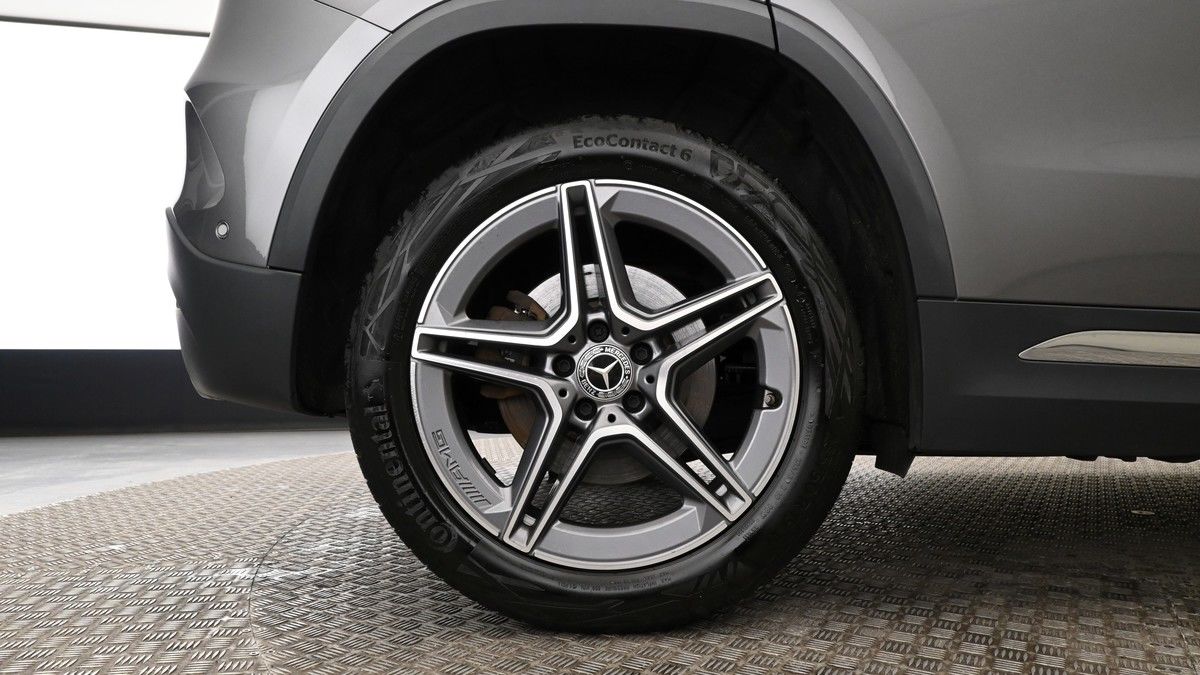 Mercedes-Benz GLA Image 8