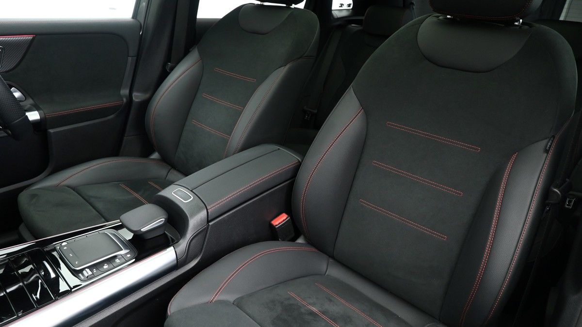 Mercedes-Benz GLA Image 4