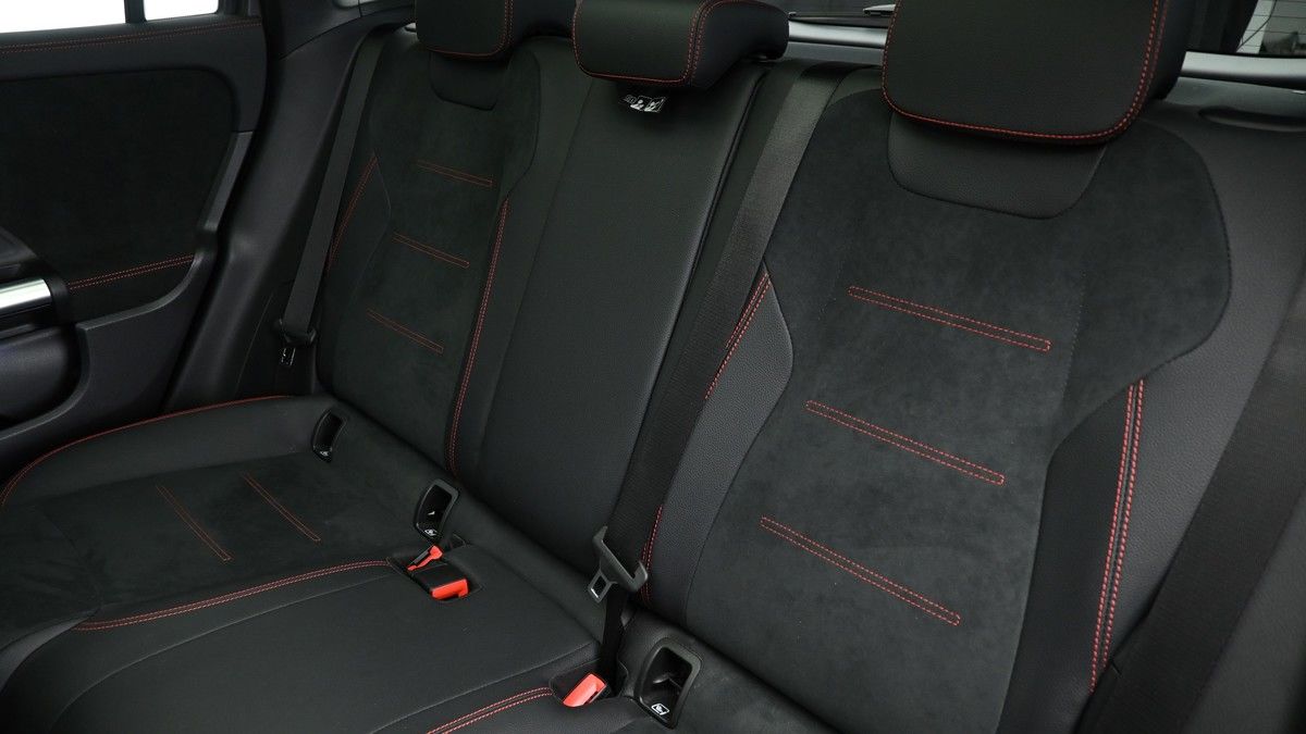 Mercedes-Benz GLA Image 5