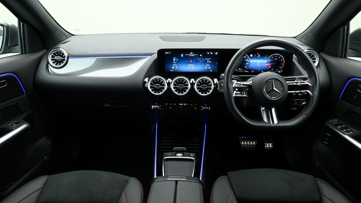 Mercedes-Benz GLA Image 13