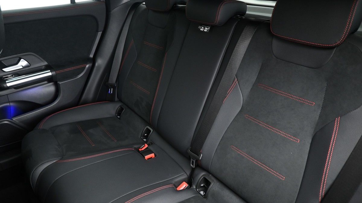 Mercedes-Benz GLA Image 4