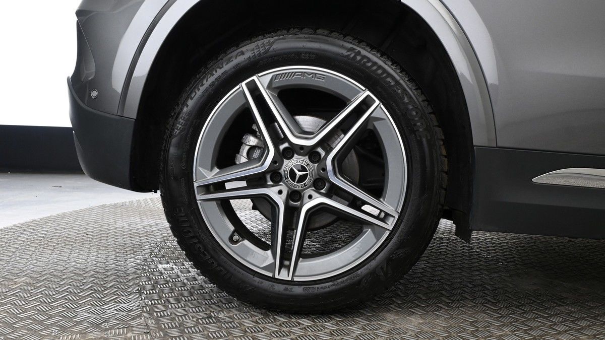 Mercedes-Benz GLA Image 8