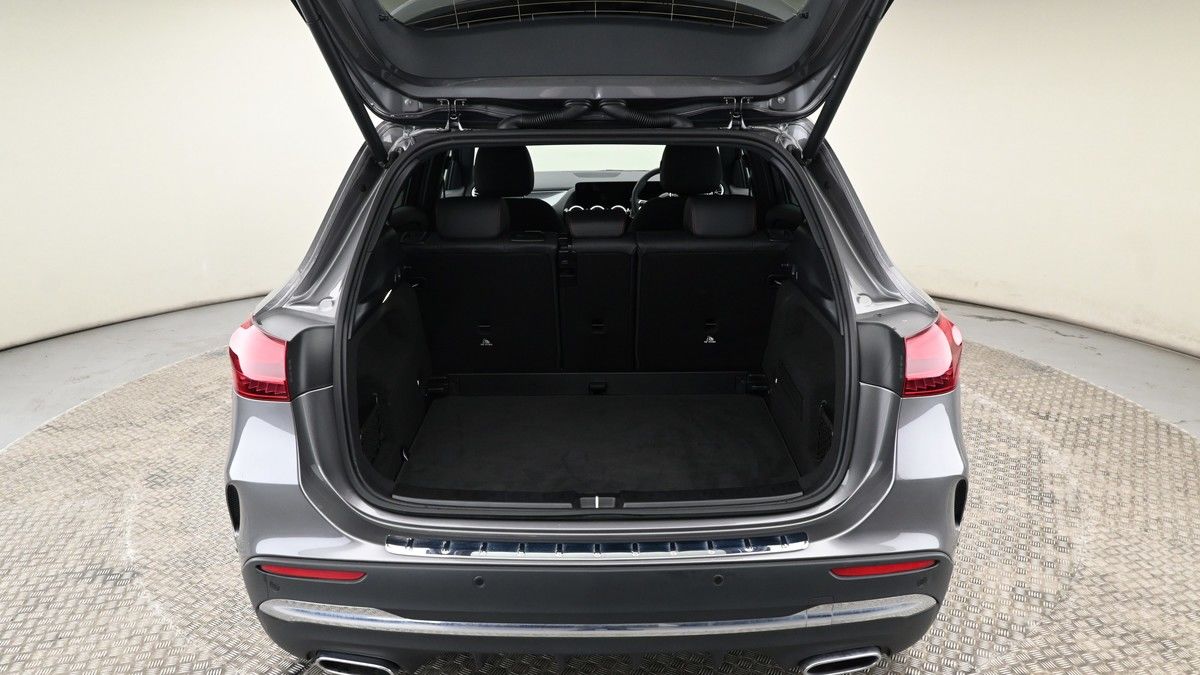 Mercedes-Benz GLA Image 9