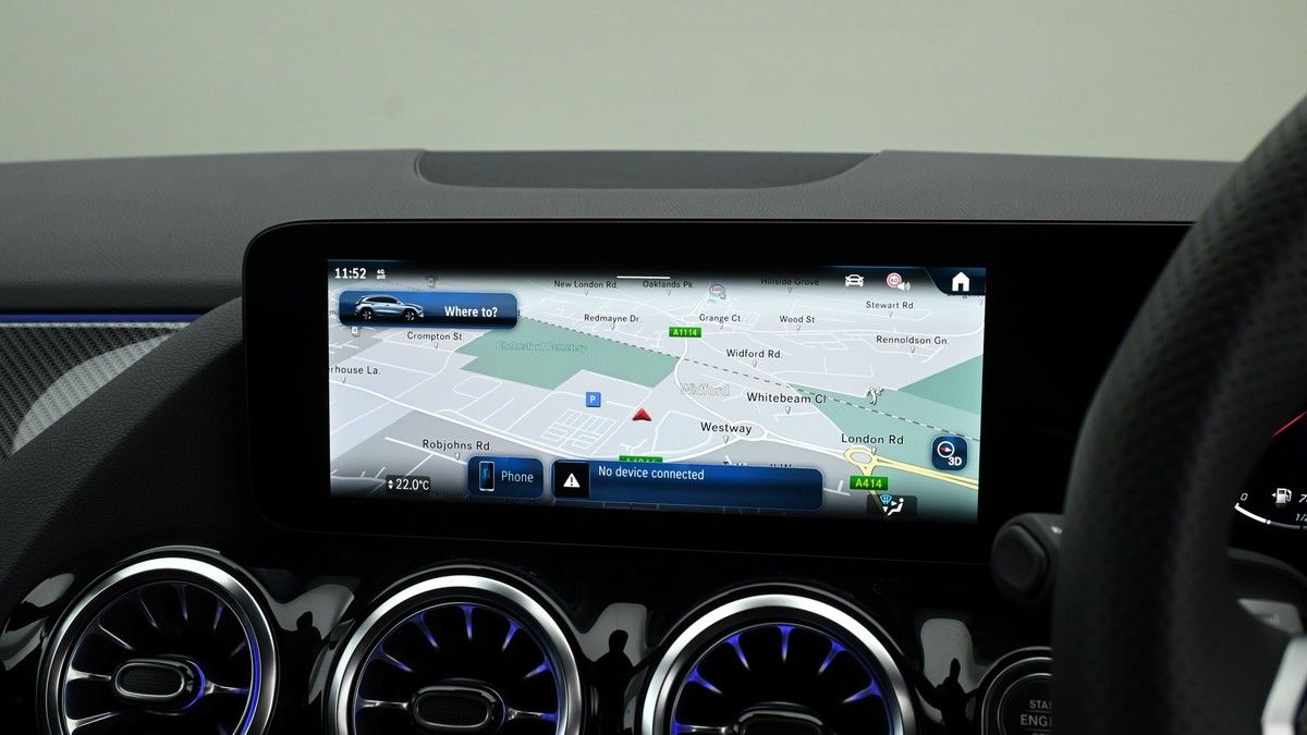 Mercedes-Benz GLA Image 10