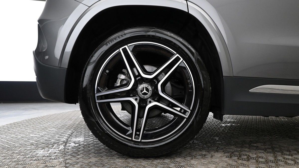 Mercedes-Benz GLA Image 8