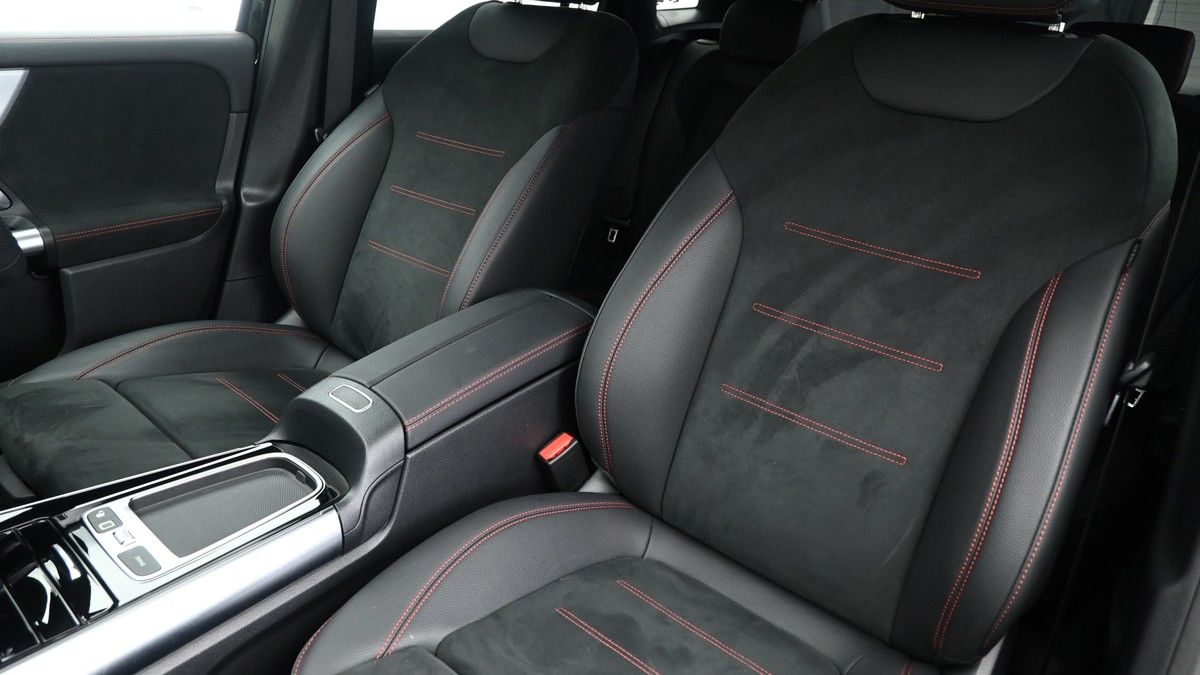 Mercedes-Benz GLA Image 4