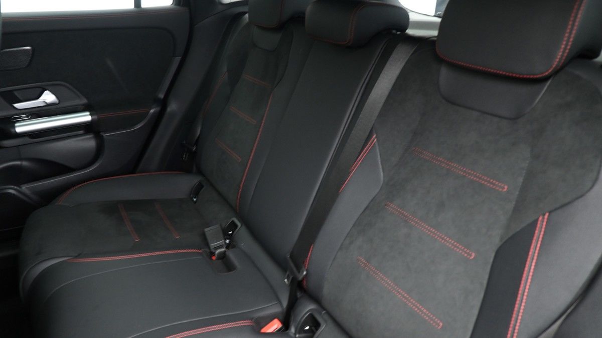 Mercedes-Benz GLA Image 5