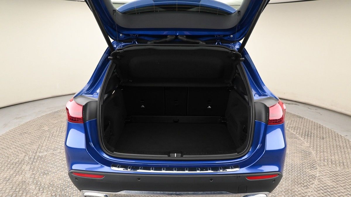 Mercedes-Benz GLA Image 9