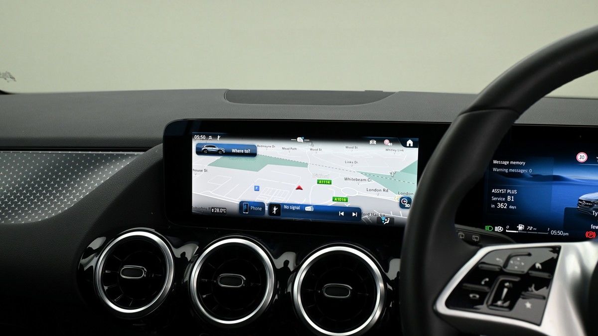 Mercedes-Benz GLA Image 10