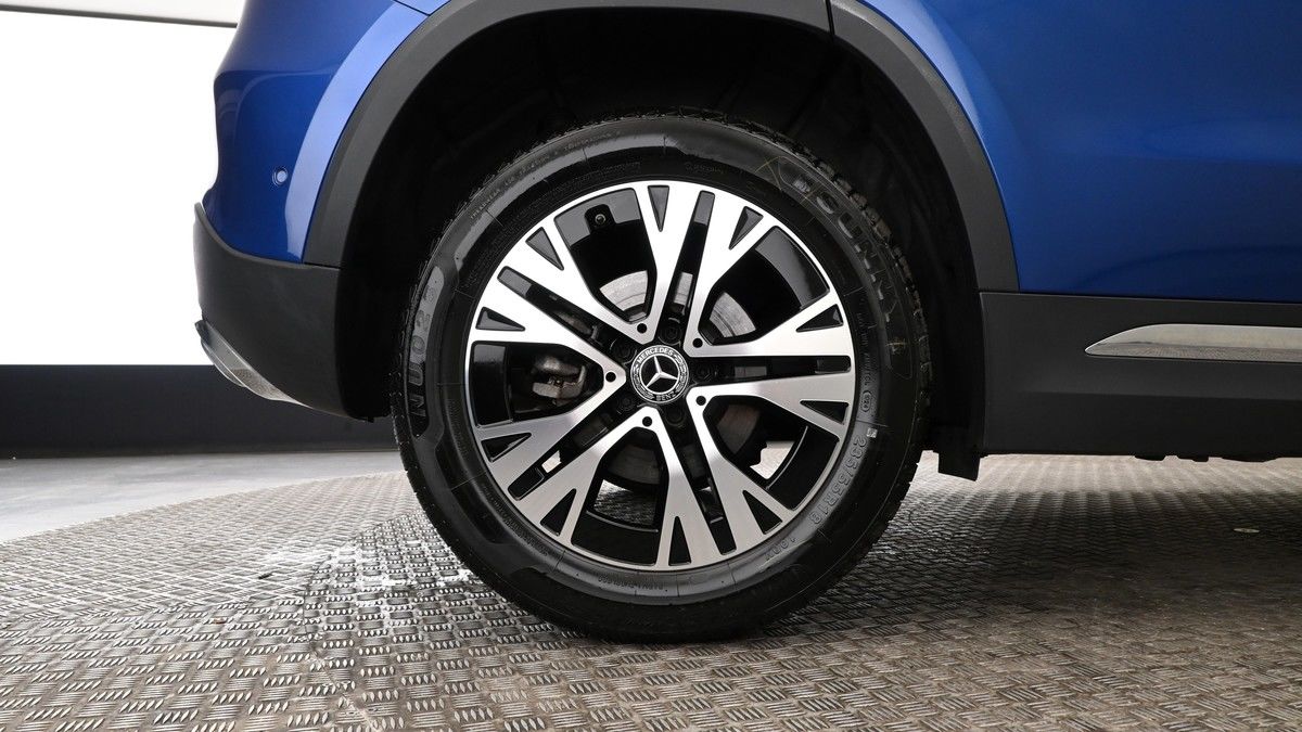 Mercedes-Benz GLA Image 8