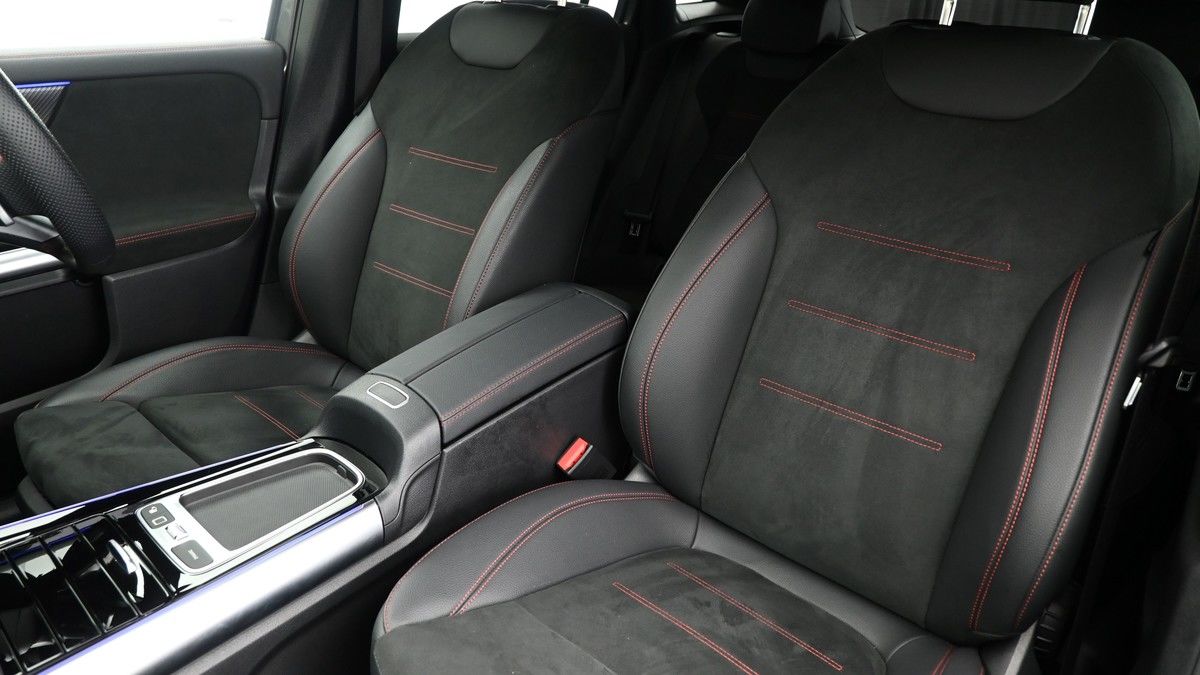 Mercedes-Benz GLA Image 4