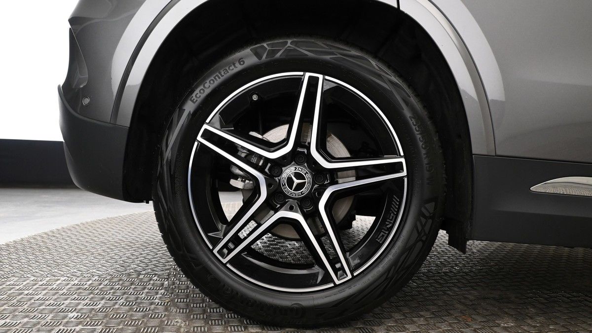 Mercedes-Benz GLA Image 9