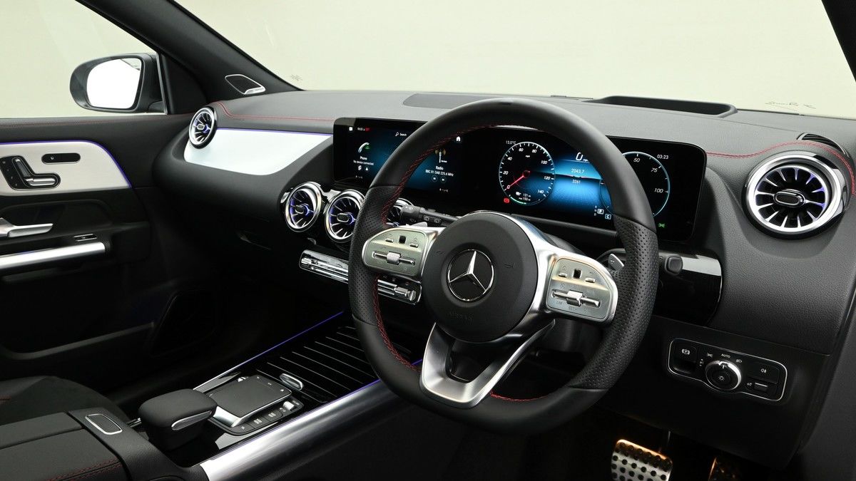 More views of Mercedes-Benz EQA
