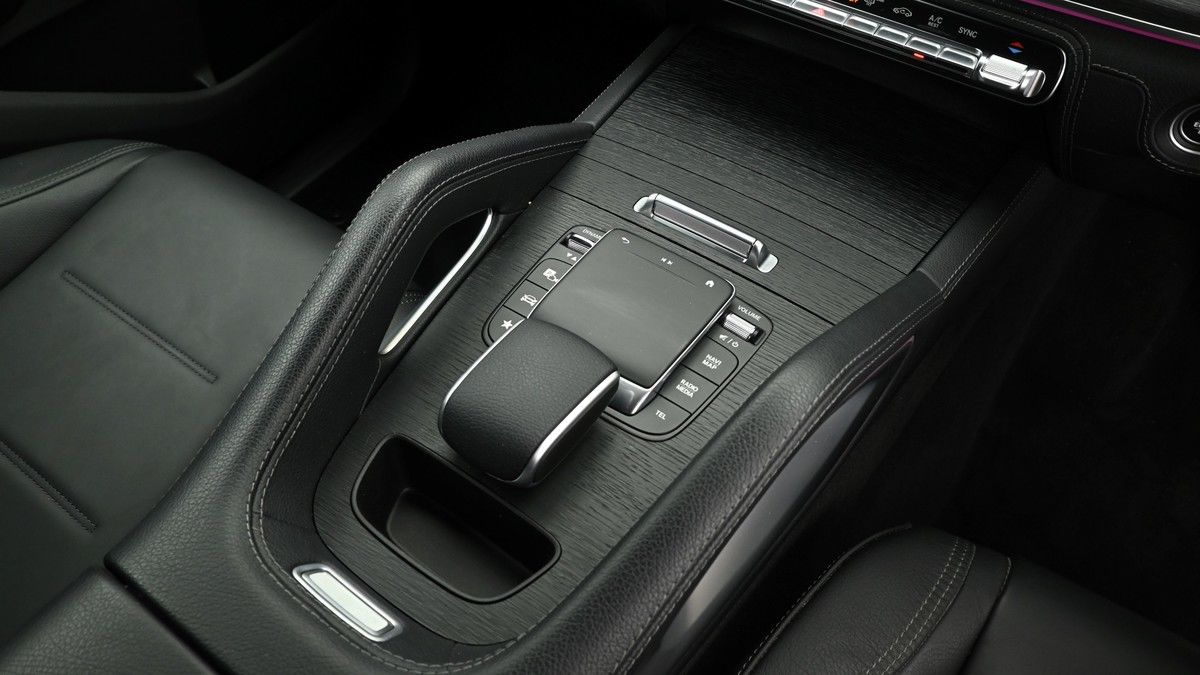 Mercedes-Benz GLE Image 2