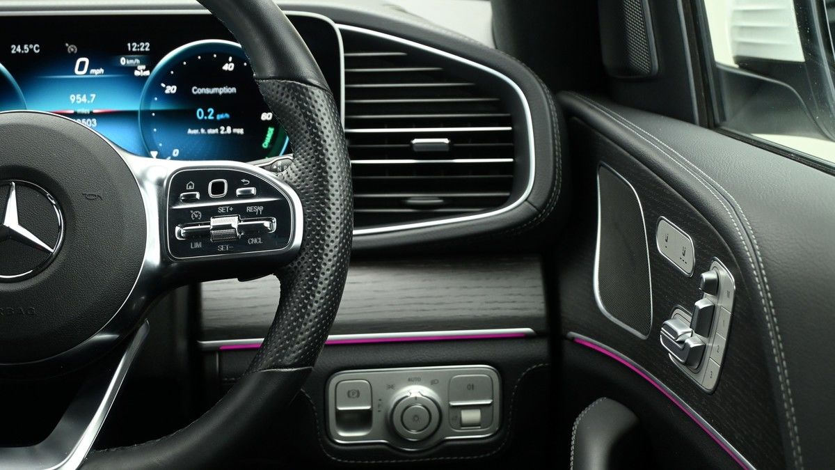 Mercedes-Benz GLE Image 16