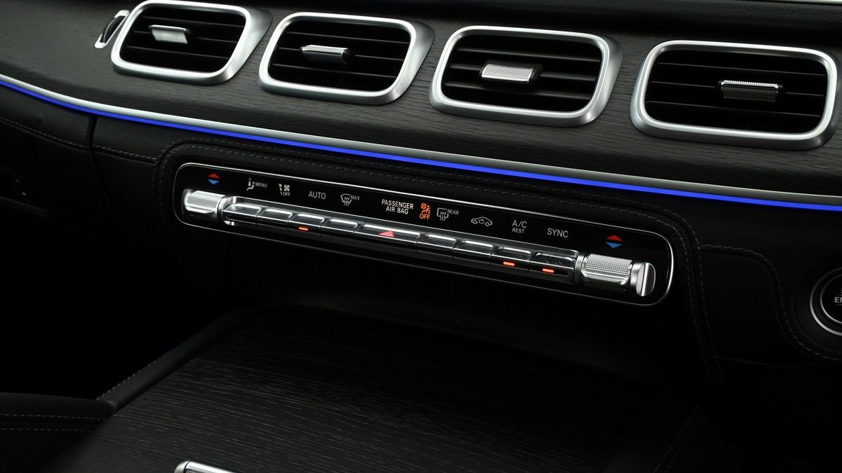 Mercedes-Benz GLE Image 12