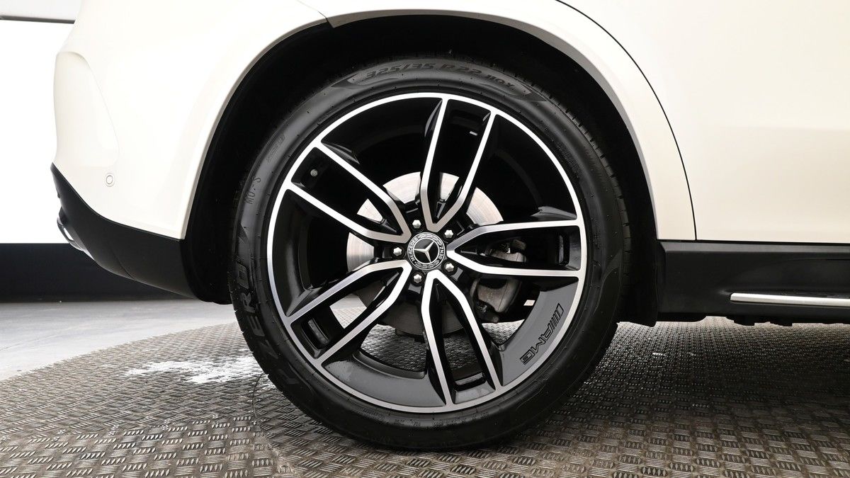 Mercedes-Benz GLE Image 9