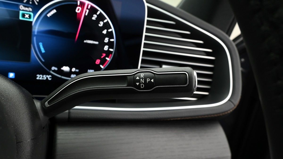 Mercedes-Benz GLE Image 2