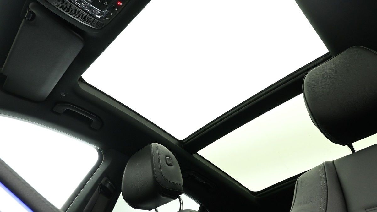 Mercedes-Benz GLE Image 2
