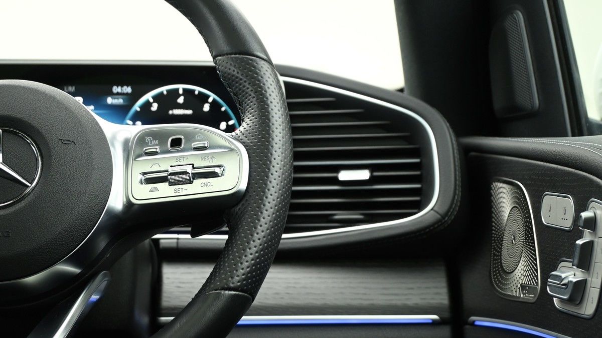 Mercedes-Benz GLE Image 16