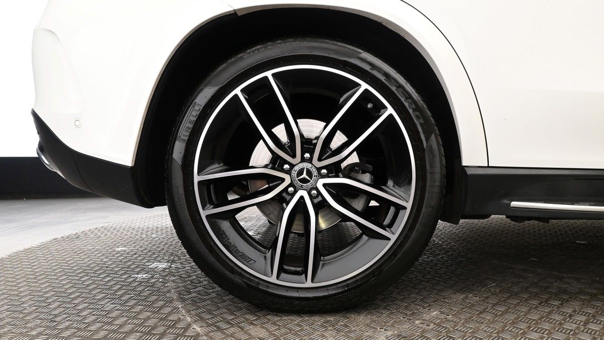 Mercedes-Benz GLE Image 9