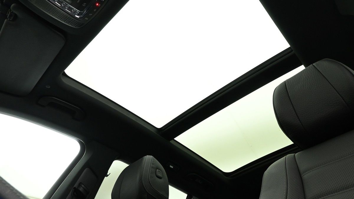 Mercedes-Benz GLS Image 2