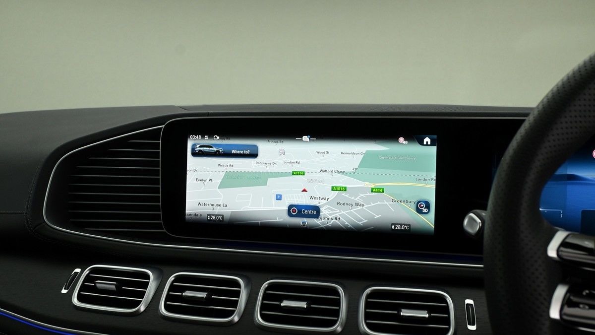 Mercedes-Benz GLS Image 11