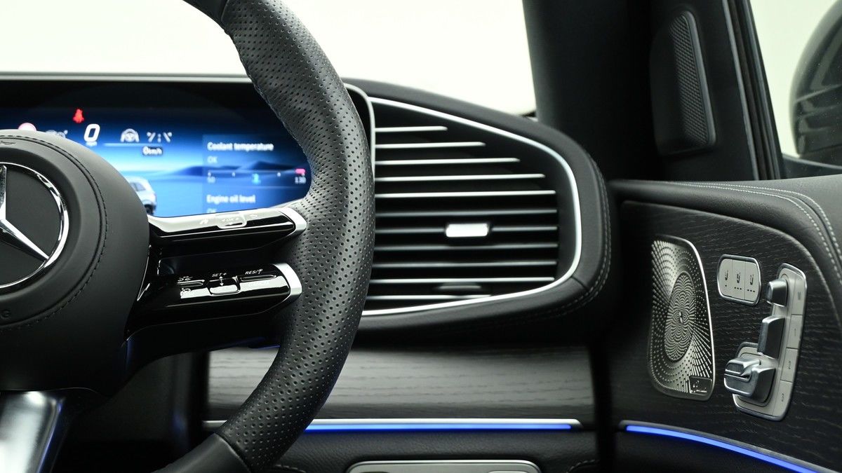 Mercedes-Benz GLS Image 16
