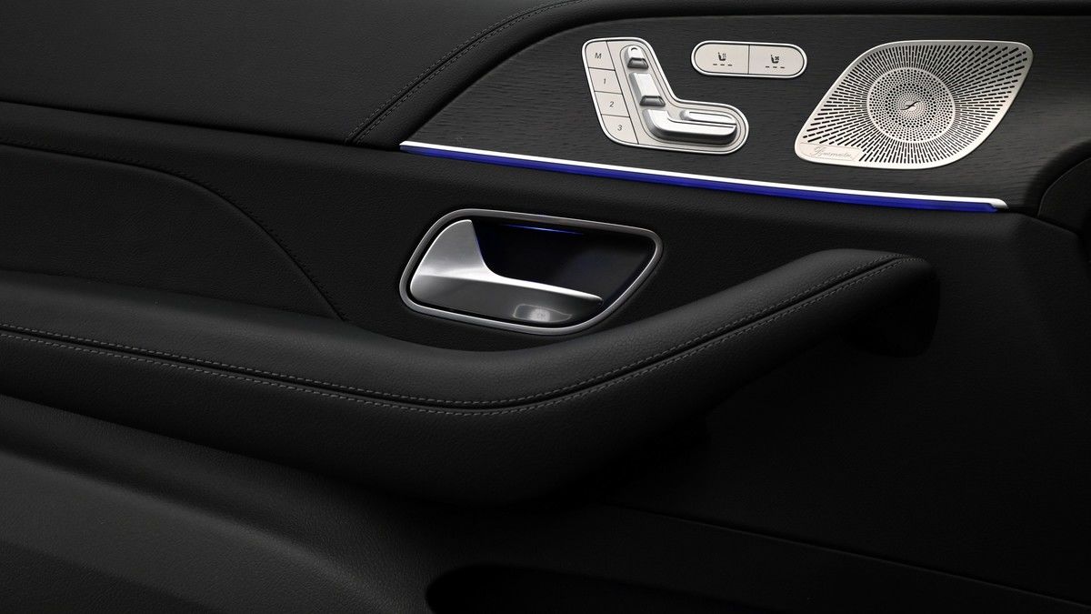 Mercedes-Benz GLS Image 13