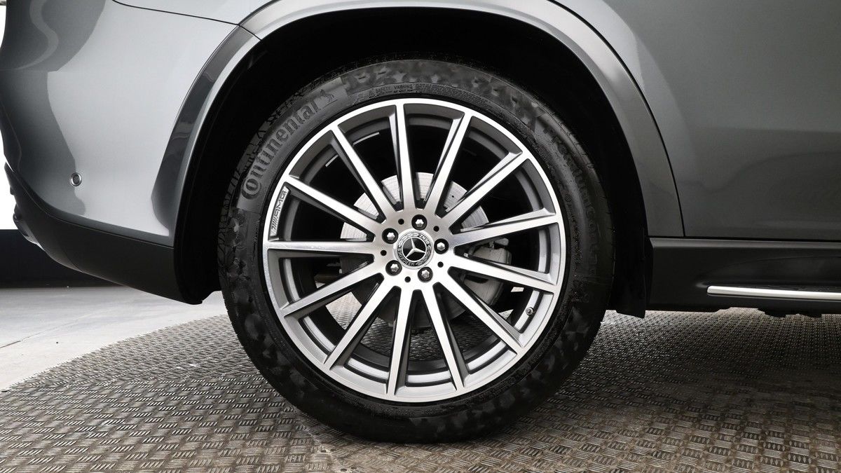 Mercedes-Benz GLS Image 9