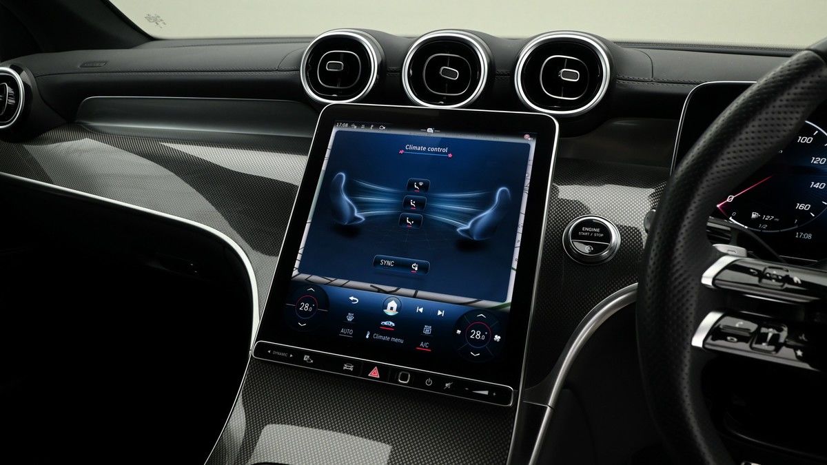 Mercedes-Benz GLC Image 11