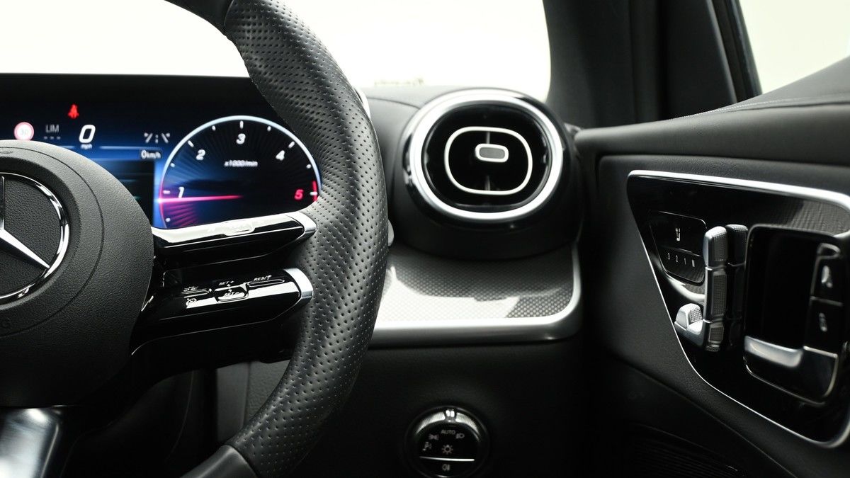 Mercedes-Benz GLC Image 15