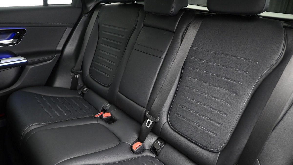 Mercedes-Benz GLC Image 5