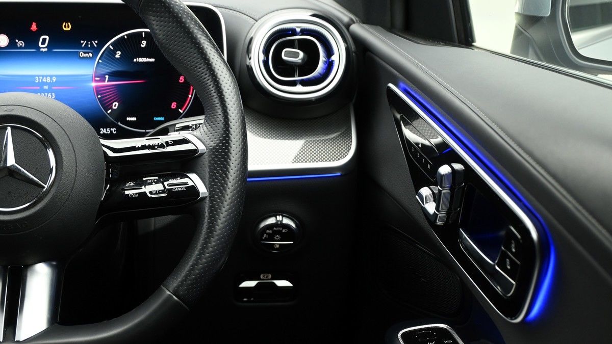 Mercedes-Benz GLC Image 16