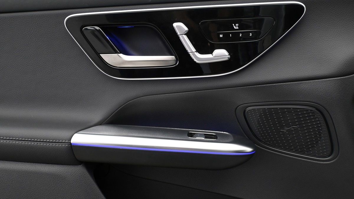 Mercedes-Benz GLC Image 13