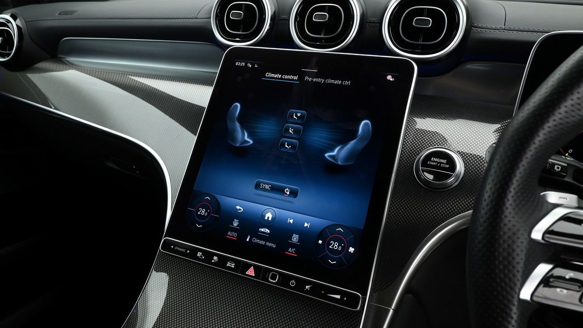 Mercedes-Benz GLC Image 11