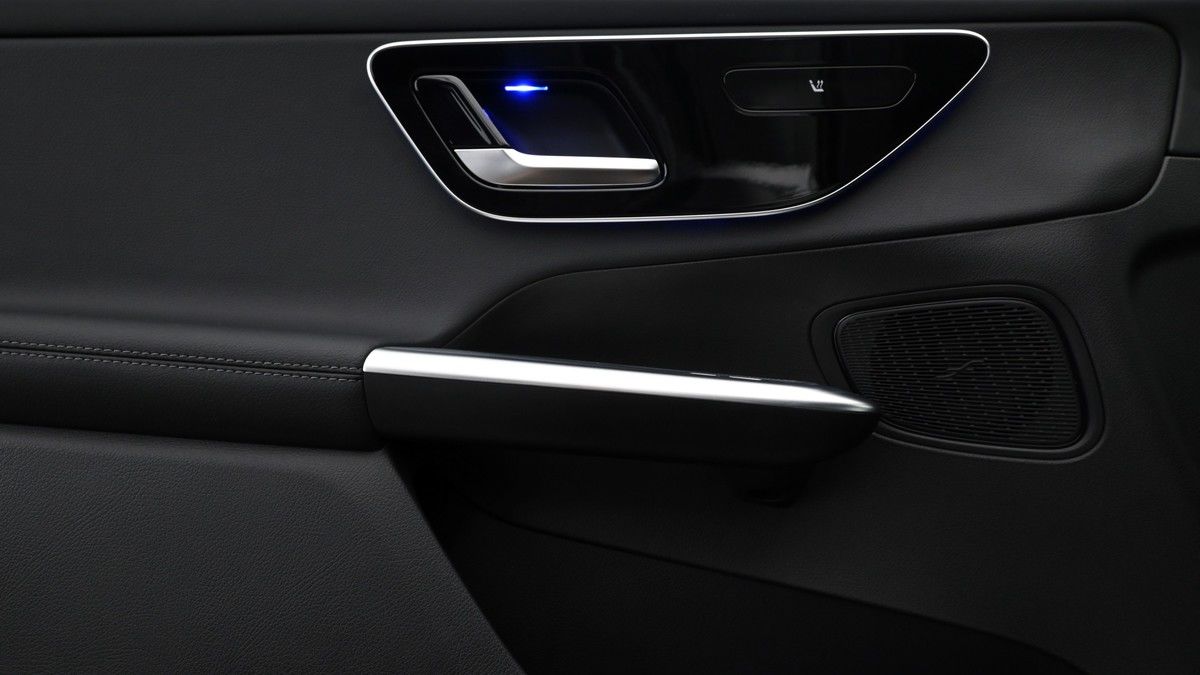 Mercedes-Benz GLC Image 12