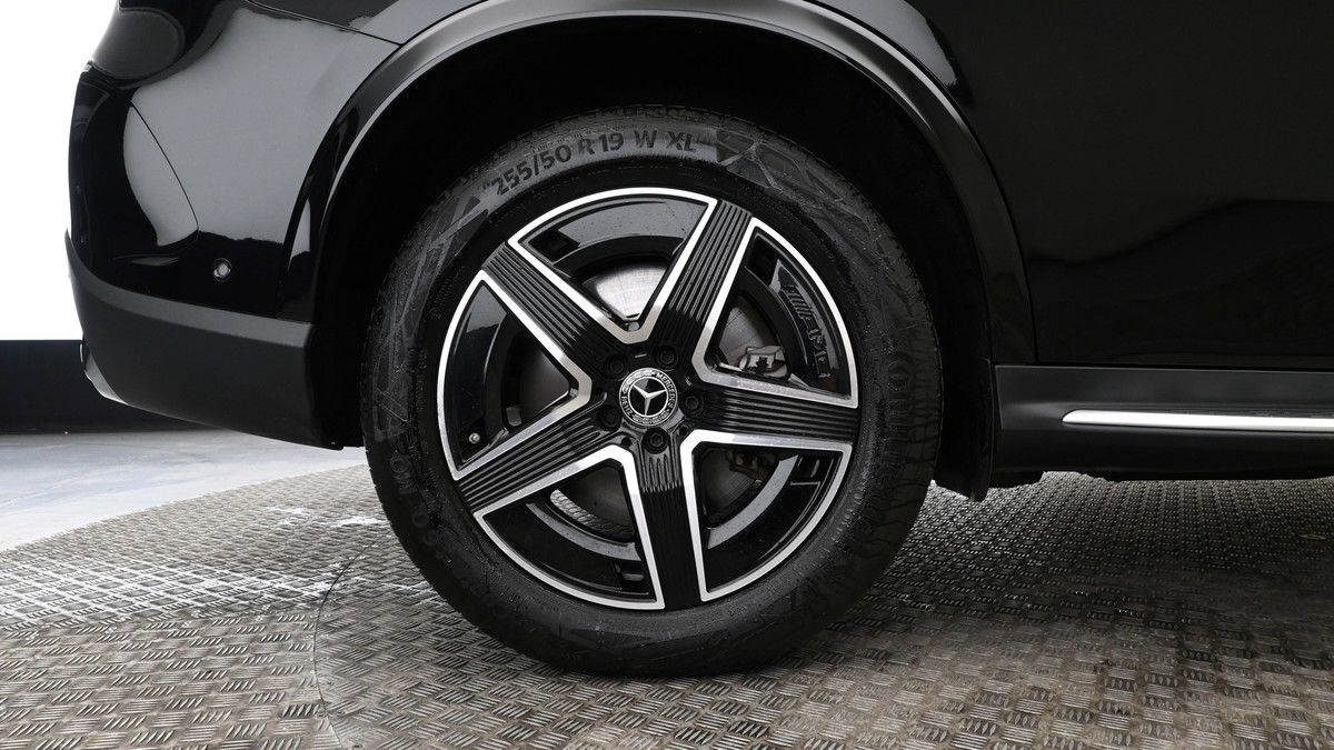 Mercedes-Benz GLC Image 8