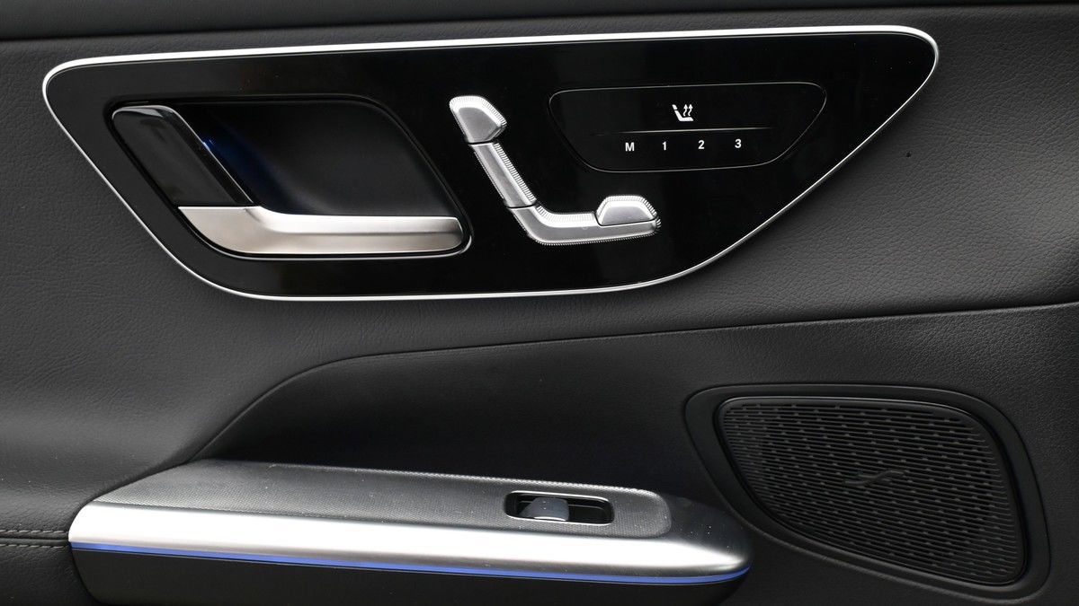 Mercedes-Benz GLC Image 13