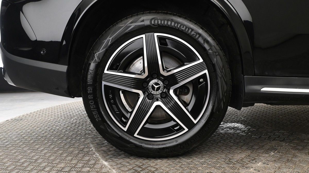 Mercedes-Benz GLC Image 9