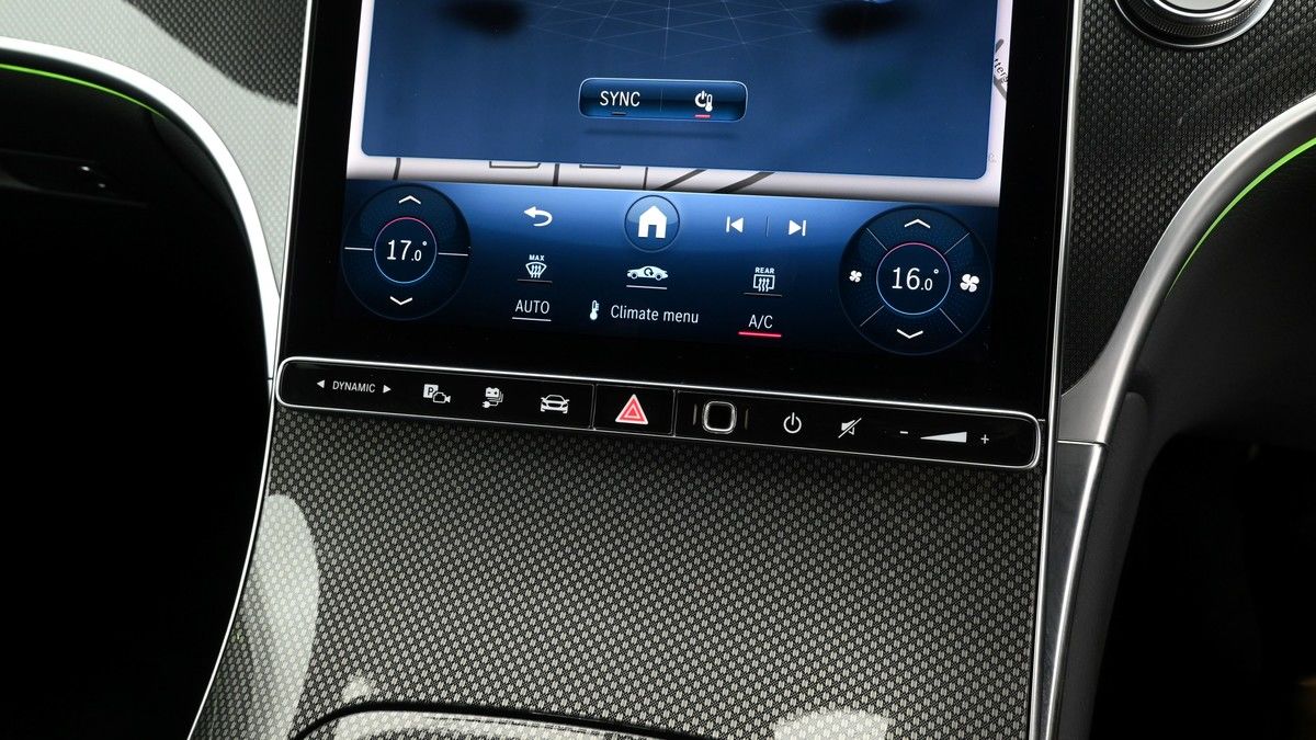 Mercedes-Benz GLC Image 12