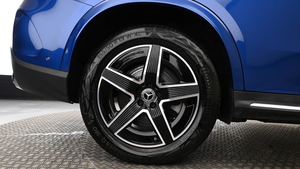 Mercedes-Benz GLC Image 9
