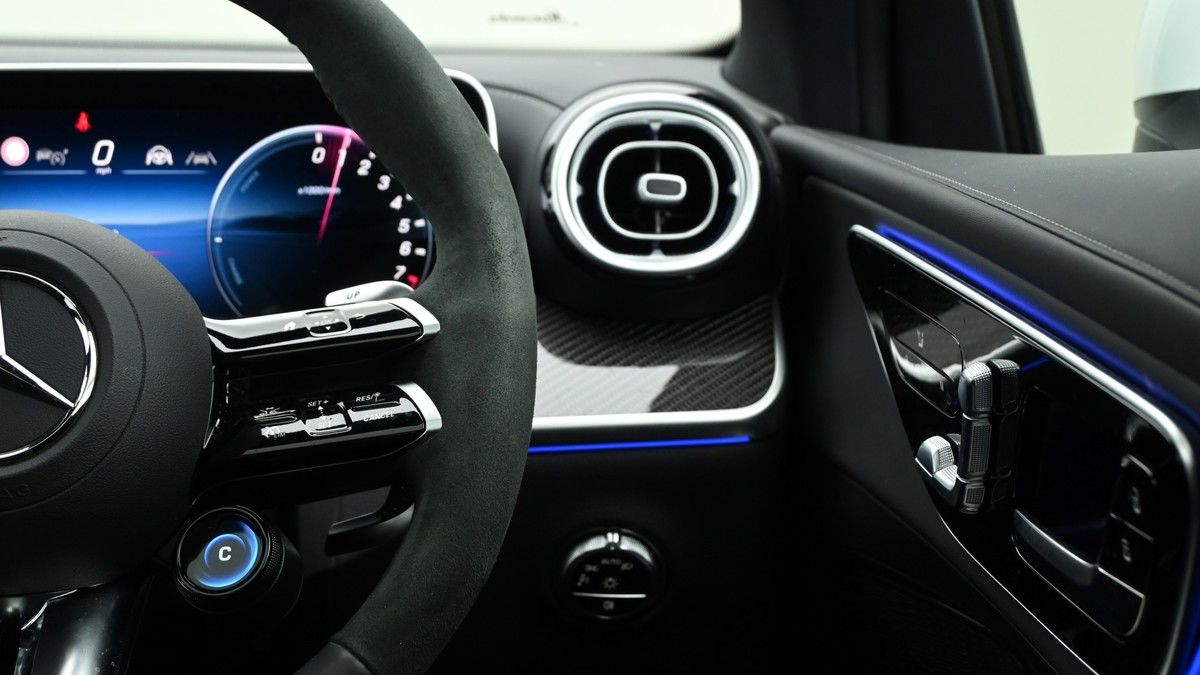 Mercedes-Benz GLC Image 16