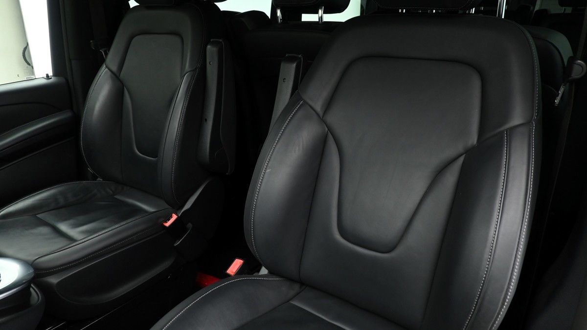 Mercedes-Benz V Class Image 4