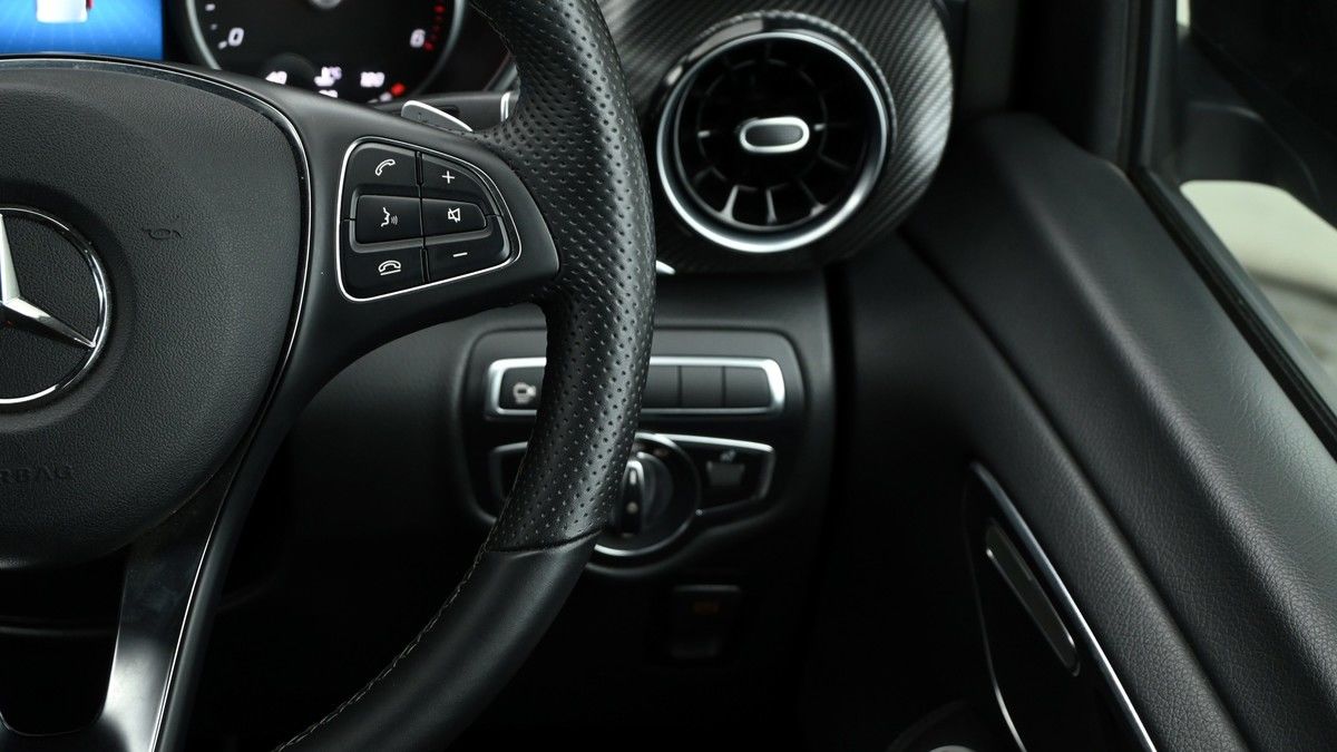 Mercedes-Benz V Class Image 16